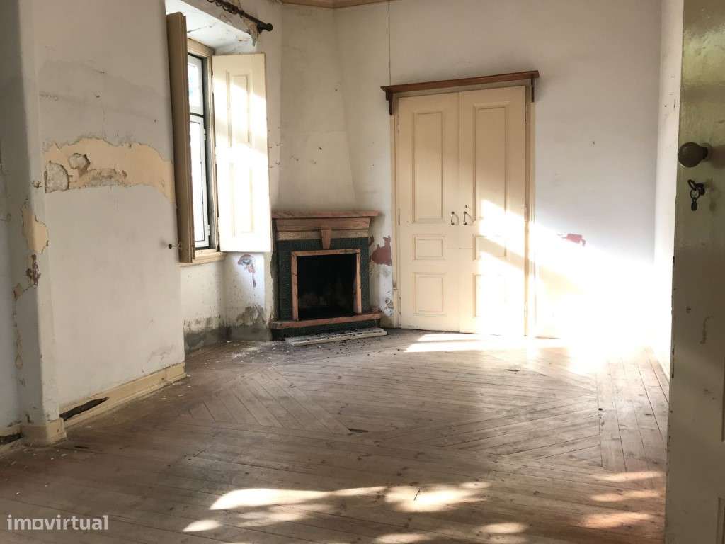 Moradia T7 com elevador-24