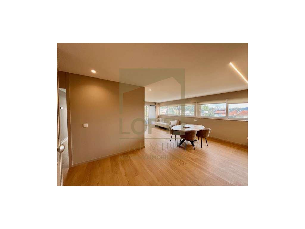 Apartamento T2 Mobilado e Equipado no Sinçães Terrace em Vila Nova ... - Grande imagem: 4/42