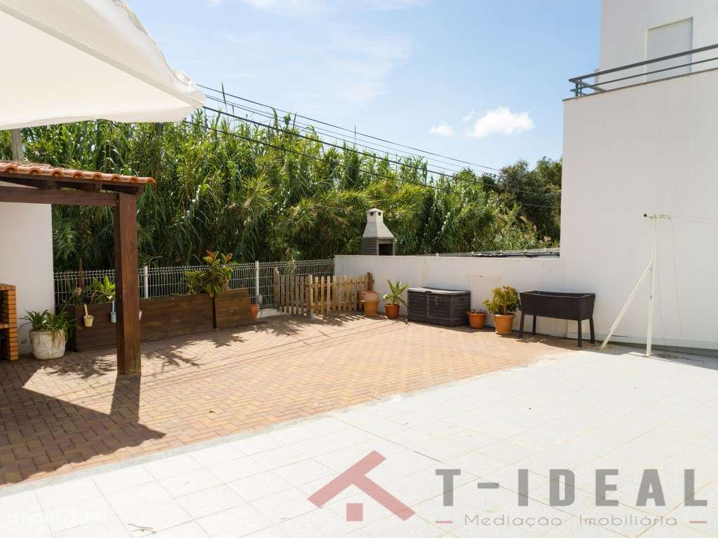 Apartamento T2 com Terraço-8