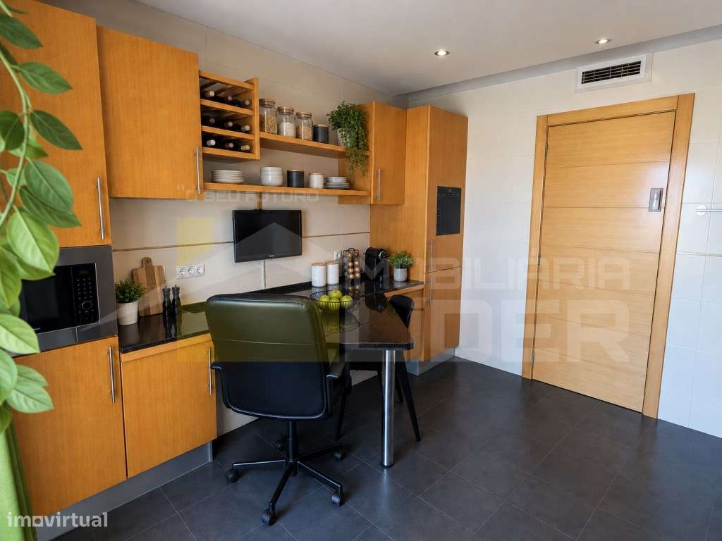 Apartamento T3 com Suíte, em Camarate, Lisboa.-8