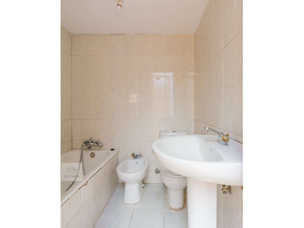 Apartamento T2 com terraço em Campo de Ourique-29