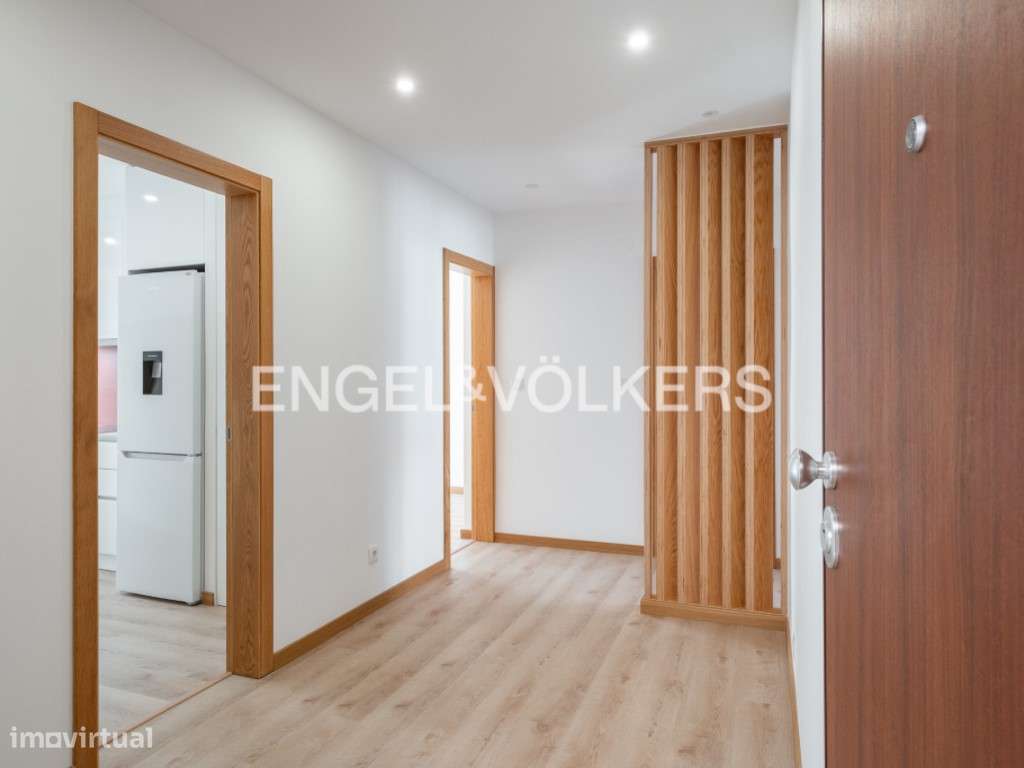 T2 Remodelado com 83m2 no Casal de S. Brás-5
