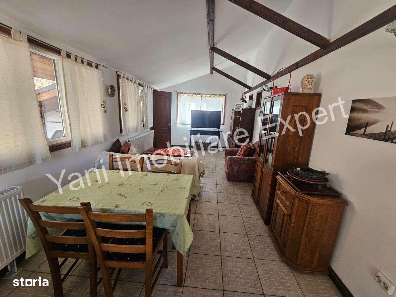 Casă de vacanță / Pensiune de vânzare în Curtea de Argeș. - Imagine principală: 4/20