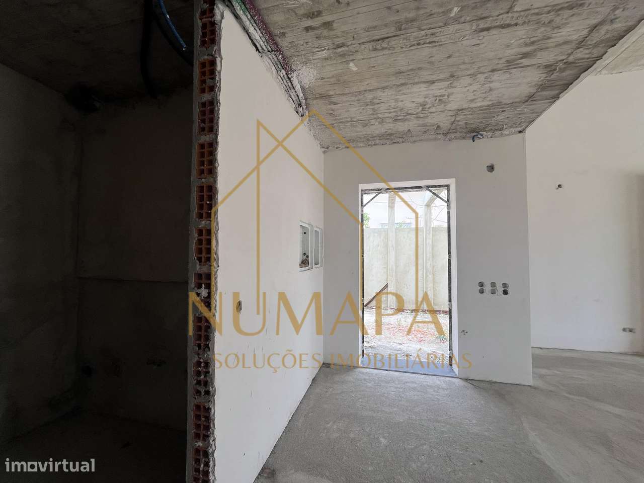 Moradia Térrea T5 Isolada com Piscina e Garagem Azeitão-8