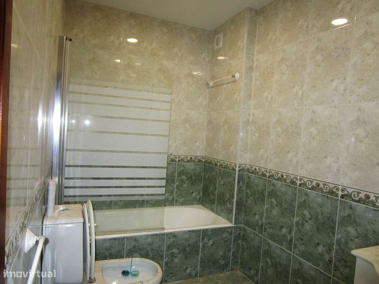 Apartamento T3 com garagem fechada-8