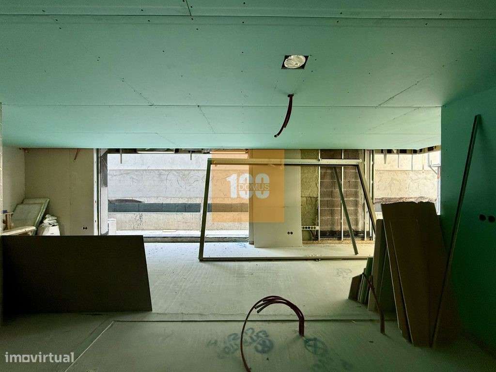 Apartamento T4 novo nas Antas-35