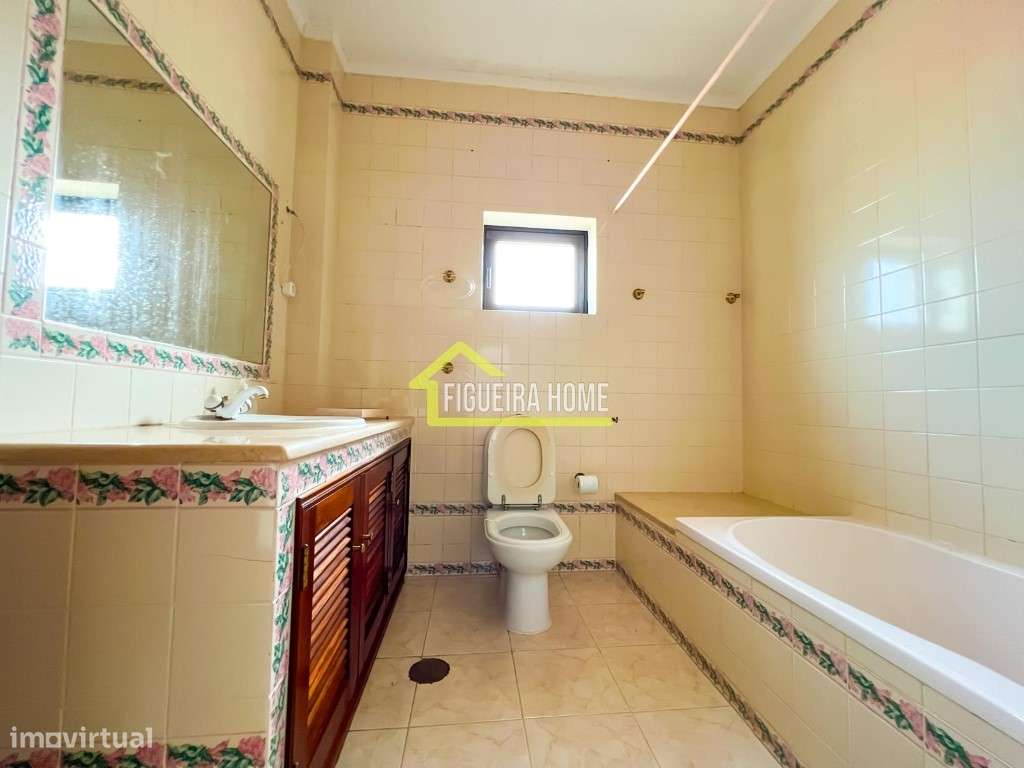 Andar de moradia com 4 quartos, garagem e anexo-17