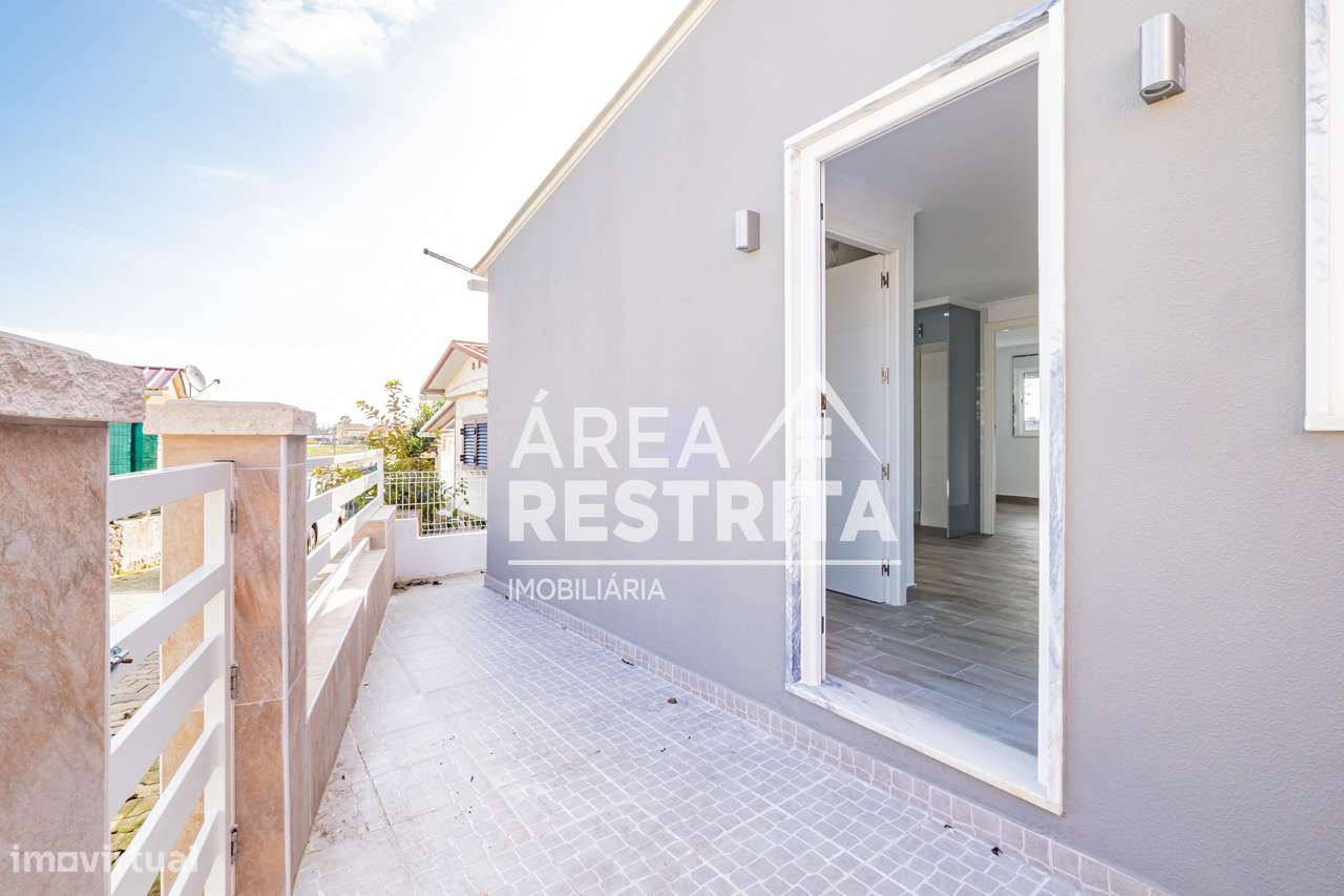 Moradia pré-fabricada nova T2 A VENDA no Parque Verde em Fernão Ferro.-12