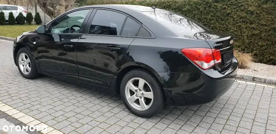 Chevrolet Cruze 1.6 LS - 8