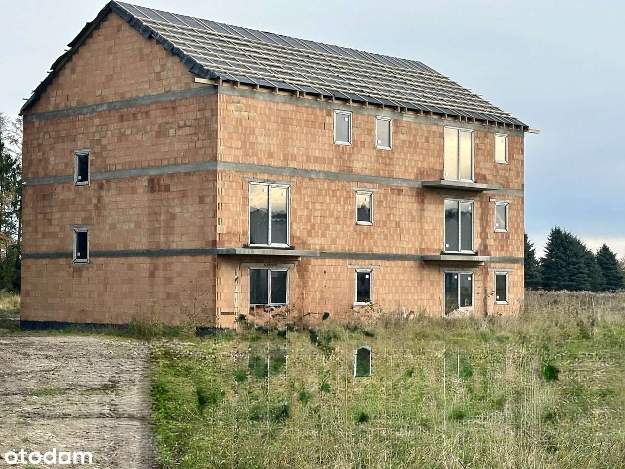 Tak tanio dawno nie było USTAWNA kawalerka w balkonem z niskiej cenie.-1