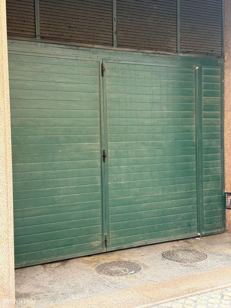 Carregador Elétrico com lugar de garagem particular - Grande imagem: 5/5