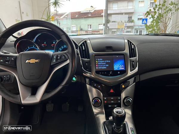 Chevrolet Cruze SW 1.7 VCDi LTZ - 11