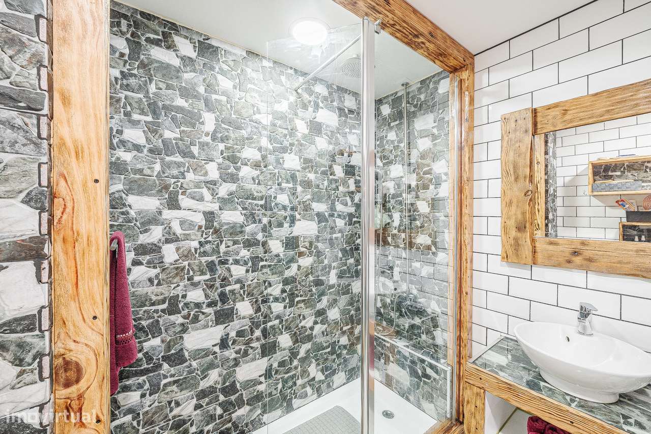 Apartamento T2 Remodelado | Tapada das Mercês-35