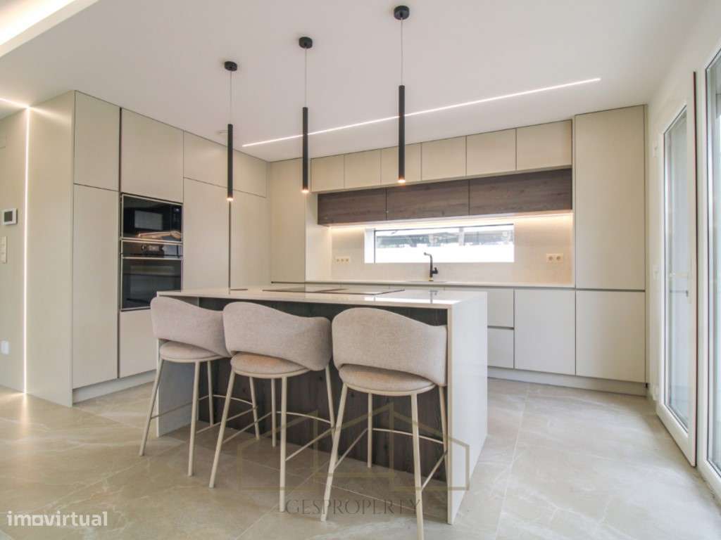 Moradia Isolada T3 com piscina pronta a escriturar na Aroeira-16