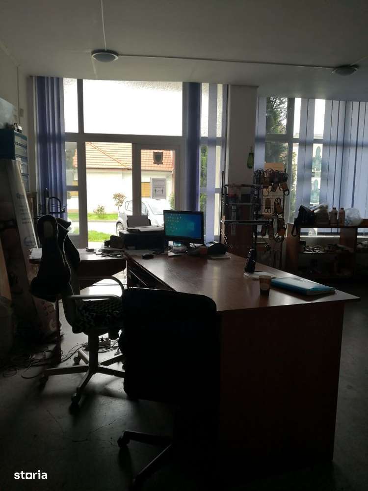Spatiu comercial in Simeria, suprafata utila 90mp - Imagine principală: 5/10