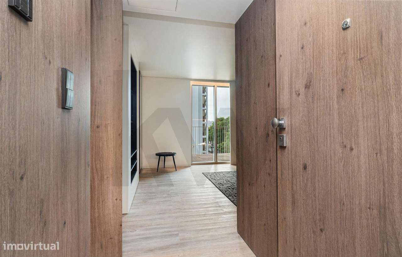 T0 para Arrendamento na Av. D. Carlos I * Varanda * Vista de Rio - Grande imagem: 3/14