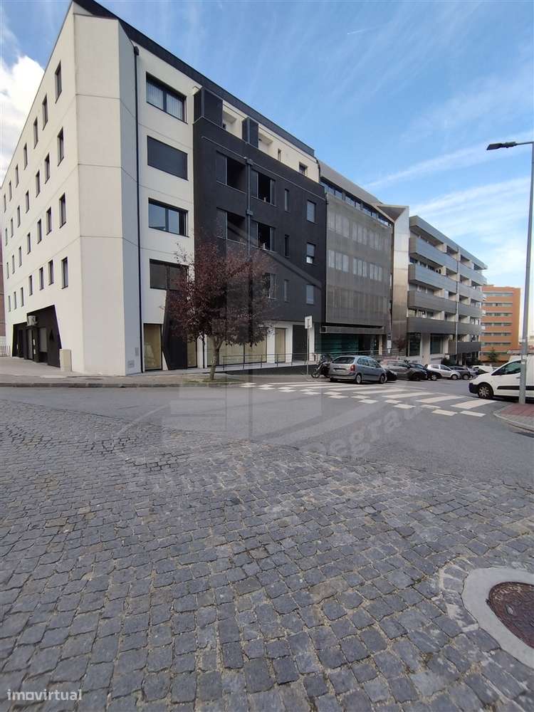 Oportunidade Única no Coração da Cidade – T4 com 195 m² - Grande imagem: 4/33