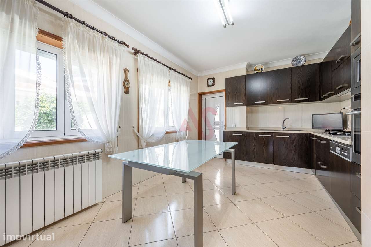 Moradia T5 com Vista Deslumbrante sobre a Cidade de Vizela-24