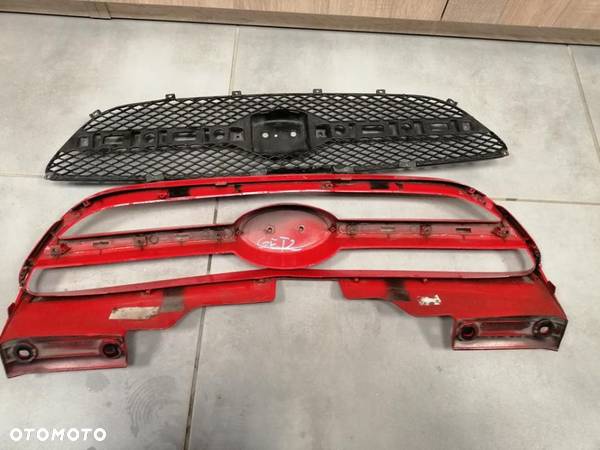 HYUNDAI GETZ ATRAPA GRILL - 2