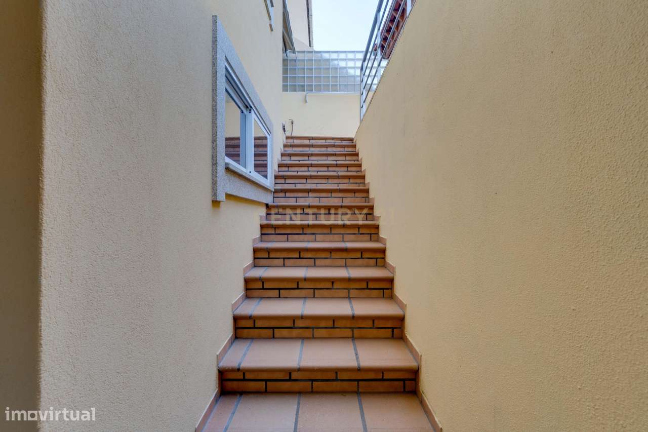 Moradia T3, Águas-furtadas + Cave com possibilidade +T1-22