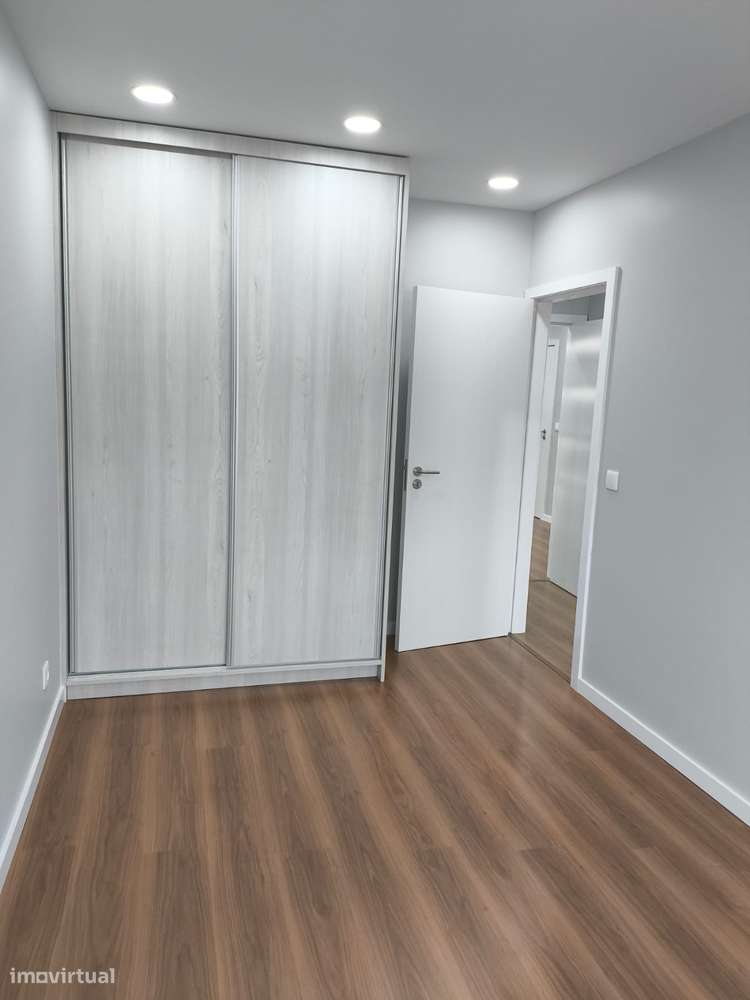 Apartamento T2 no Porto perto da Av Fernão Magalhães-5