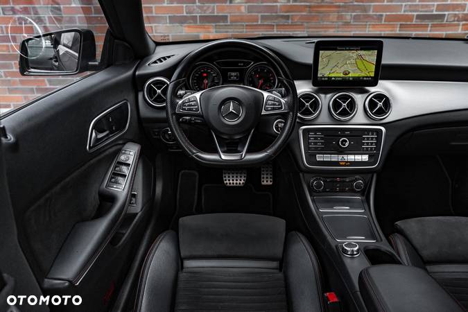 Mercedes-Benz CLA 220 4-Matic AMG Line - 21