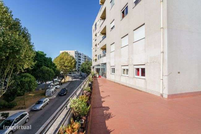 Excelente T3 com terraço - São Vicente - Grande imagem: 2/33