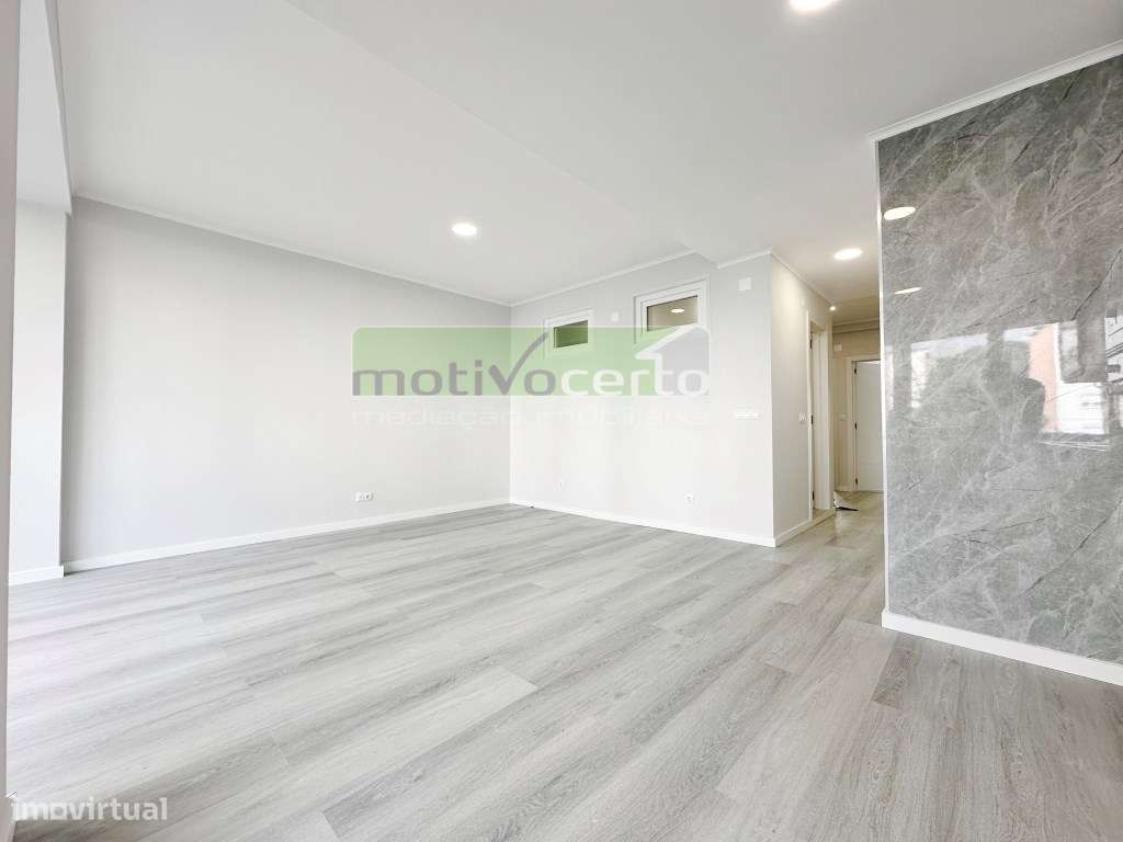 T2 Totalmente Remodelado com 2 WC na Figueirinha, Oeiras. Pronto Ha...-7