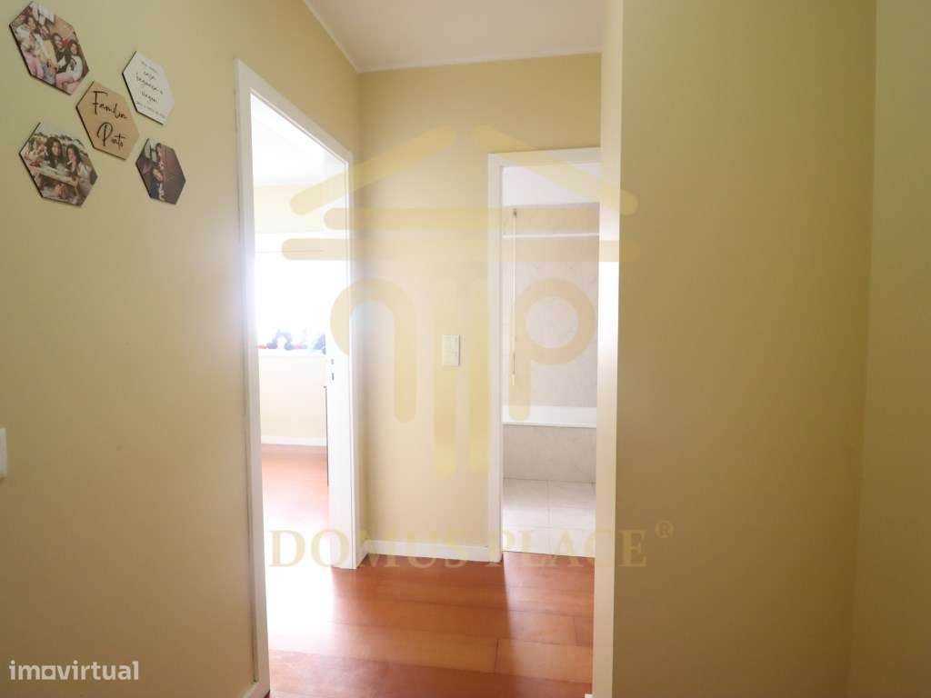 Apartamento T3 no Castelo da Maia com Terraço, 3 Frentes e Lugar de...-41