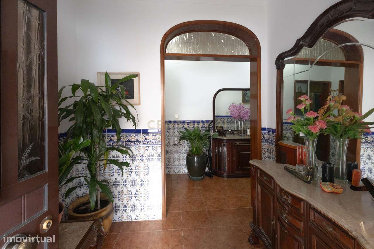 Moradia T3 com quintal, garagem e anexos no centro de Ervidel-5