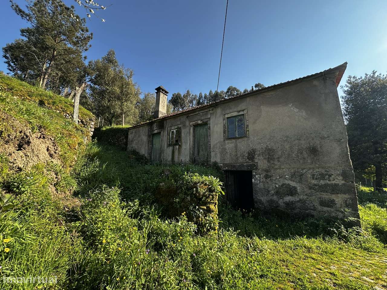 Moradia para restauro em São Julião, Valença.-4