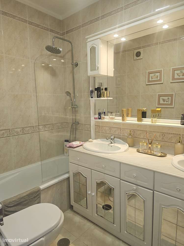 Apartamento T3 - 1º andar , Remodelado no Centro do Entroncamento-20