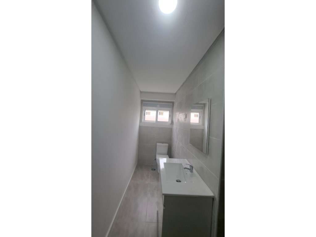 Apartamento T2 Almada Centro Recuperado-15