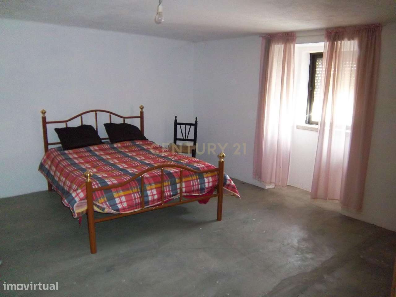 Moradia T3 Com Quintal, Rosmaninhal, Idanha-a-Nova - Grande imagem: 4/19