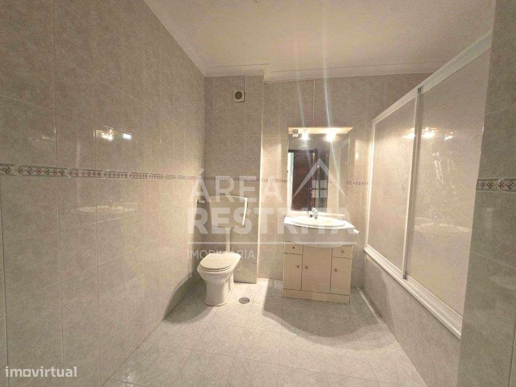 Apartamento T2 c/Parqueamento, na Cavaleira - Algueirão-10