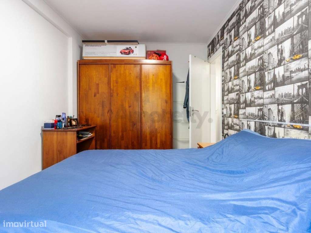 T2 Com Garagem E Arrecadação na Ajuda-23