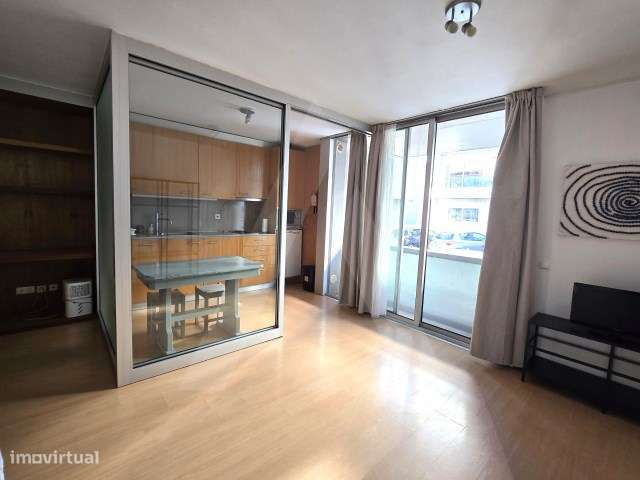 Apartamento T0 junto ao Centro Comercial Glicinias - Grande imagem: 5/14