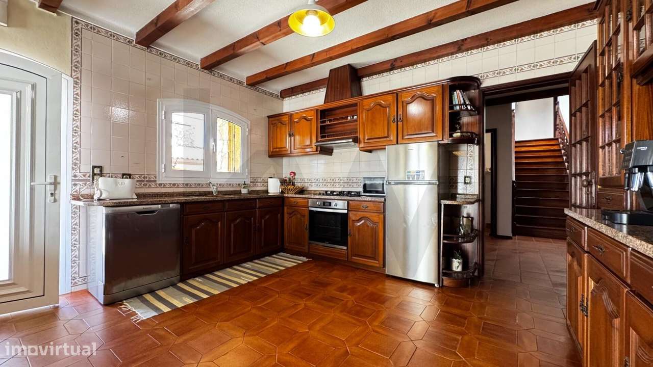 Moradia T4 com terreno em Troviscal - Grande imagem: 3/48