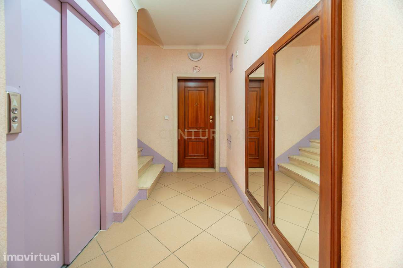 Apartamento T3 em Alcochete com garagem e arrecadação - Oportunidade Ú-30