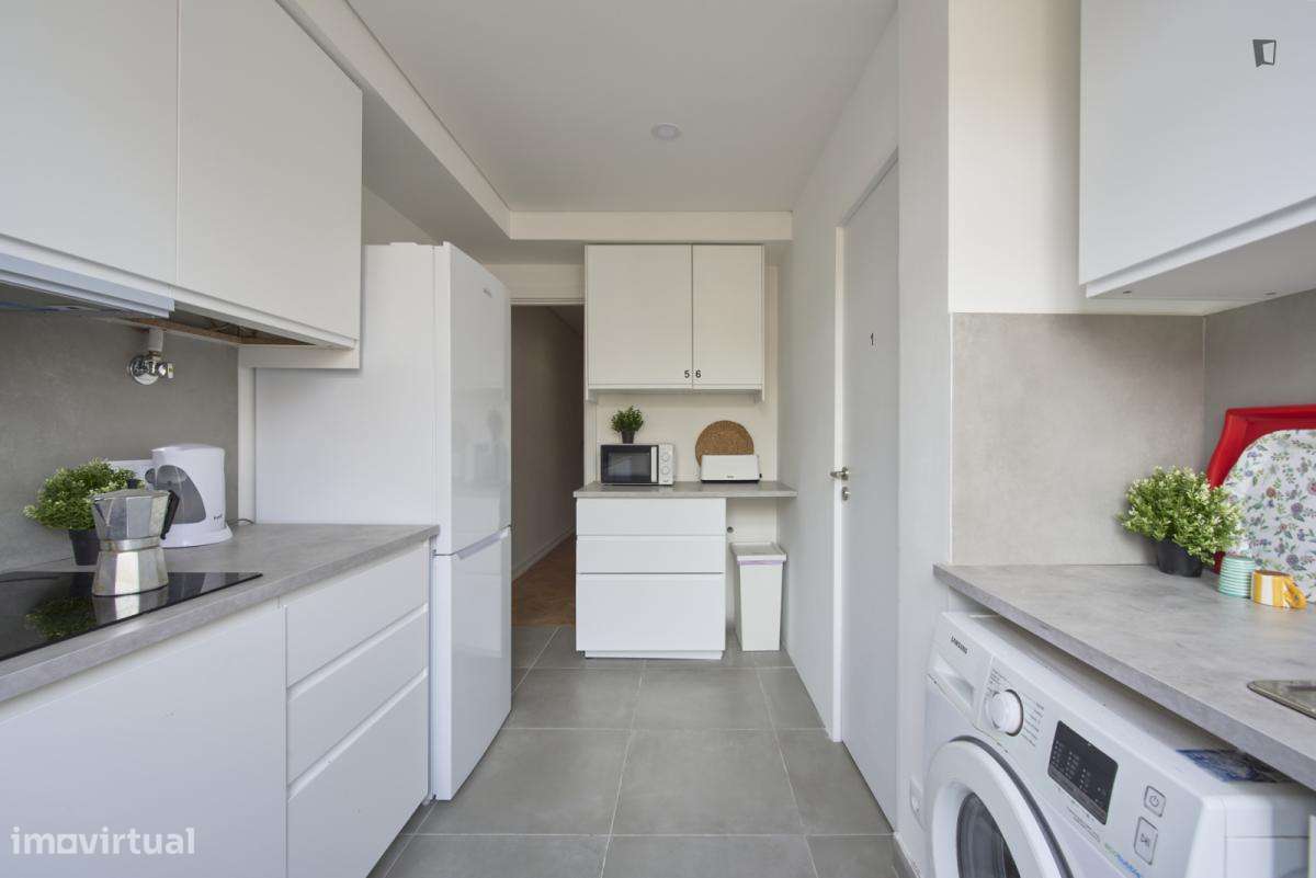 Quarto - localizado em Roma-Areeiro Lisbon - Grande imagem: 2/29