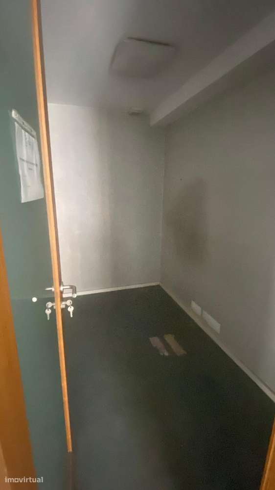 Escritório de 447m², com privilegiada vista, no Centro do Porto-24