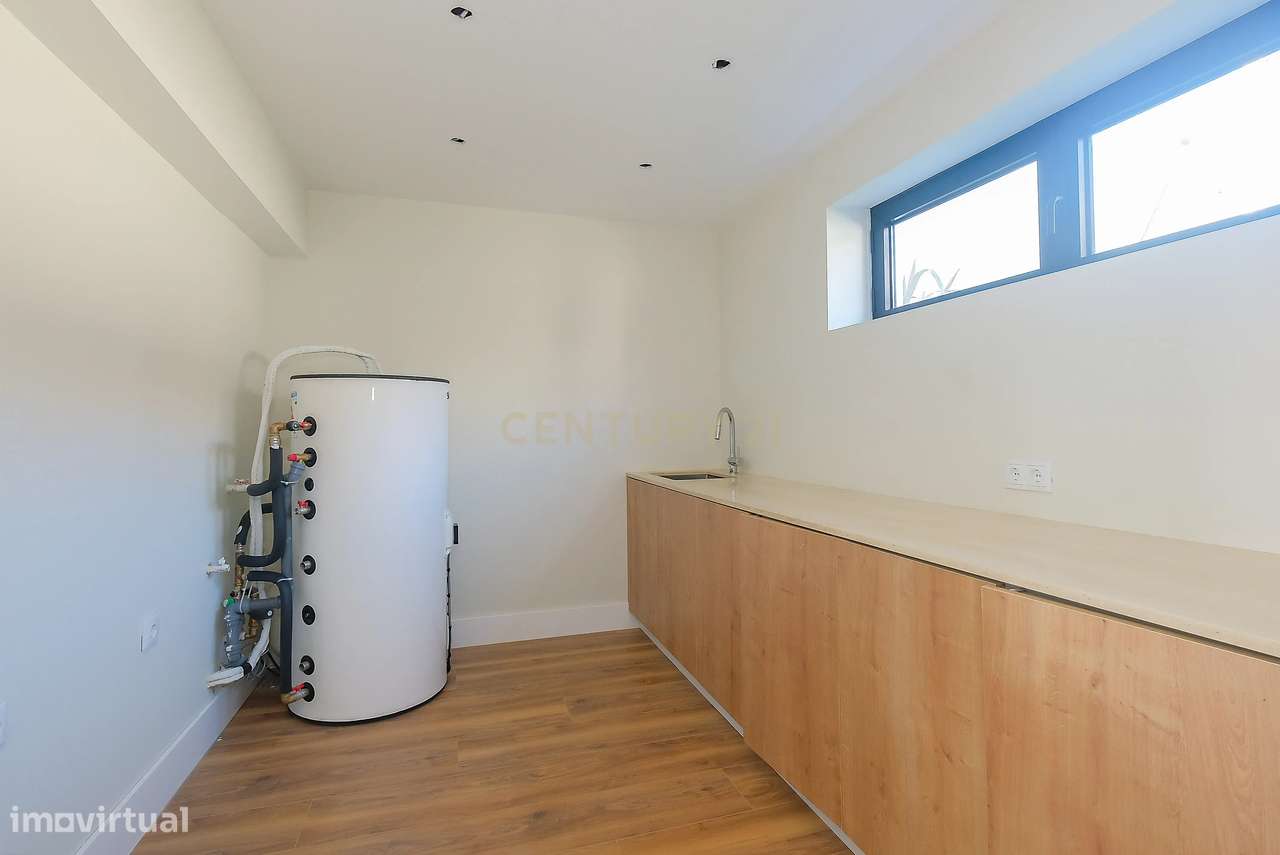 Moradia T5 com piscina, jardim, vista mar e Serra de Sintra | Murches,-39