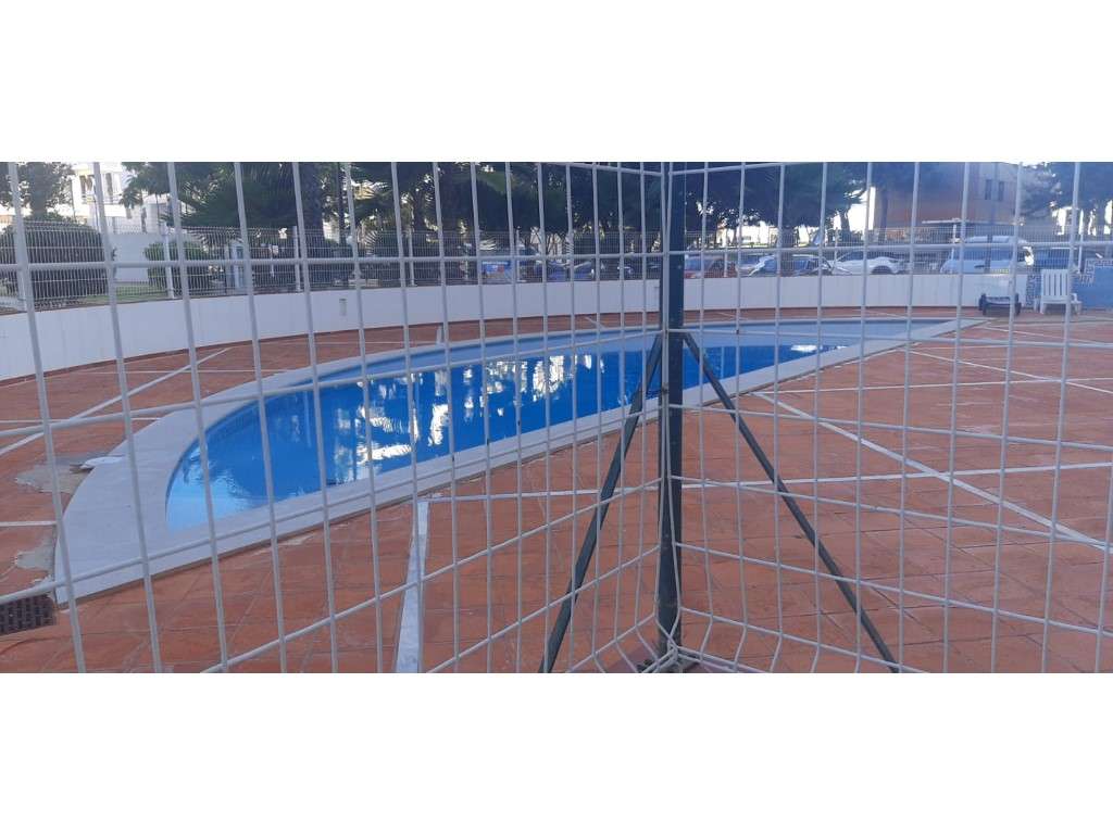 Apartamento T1 em condomínio com Piscina a 2 minutos da praia-23