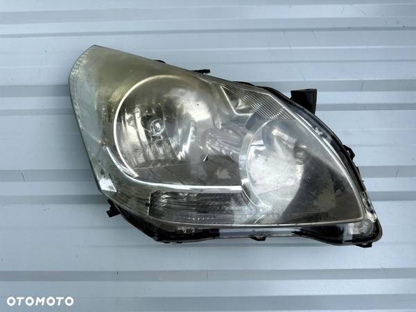 TOYOTA VERSO 09-13R LAMPA PRAWA REFLEKTOR PRAWY - 1