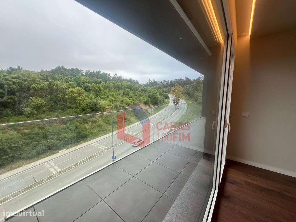 T3 duplex de luxo em Leiria com terraço, jacuzzi e vista panorâmica... - Grande imagem: 5/23