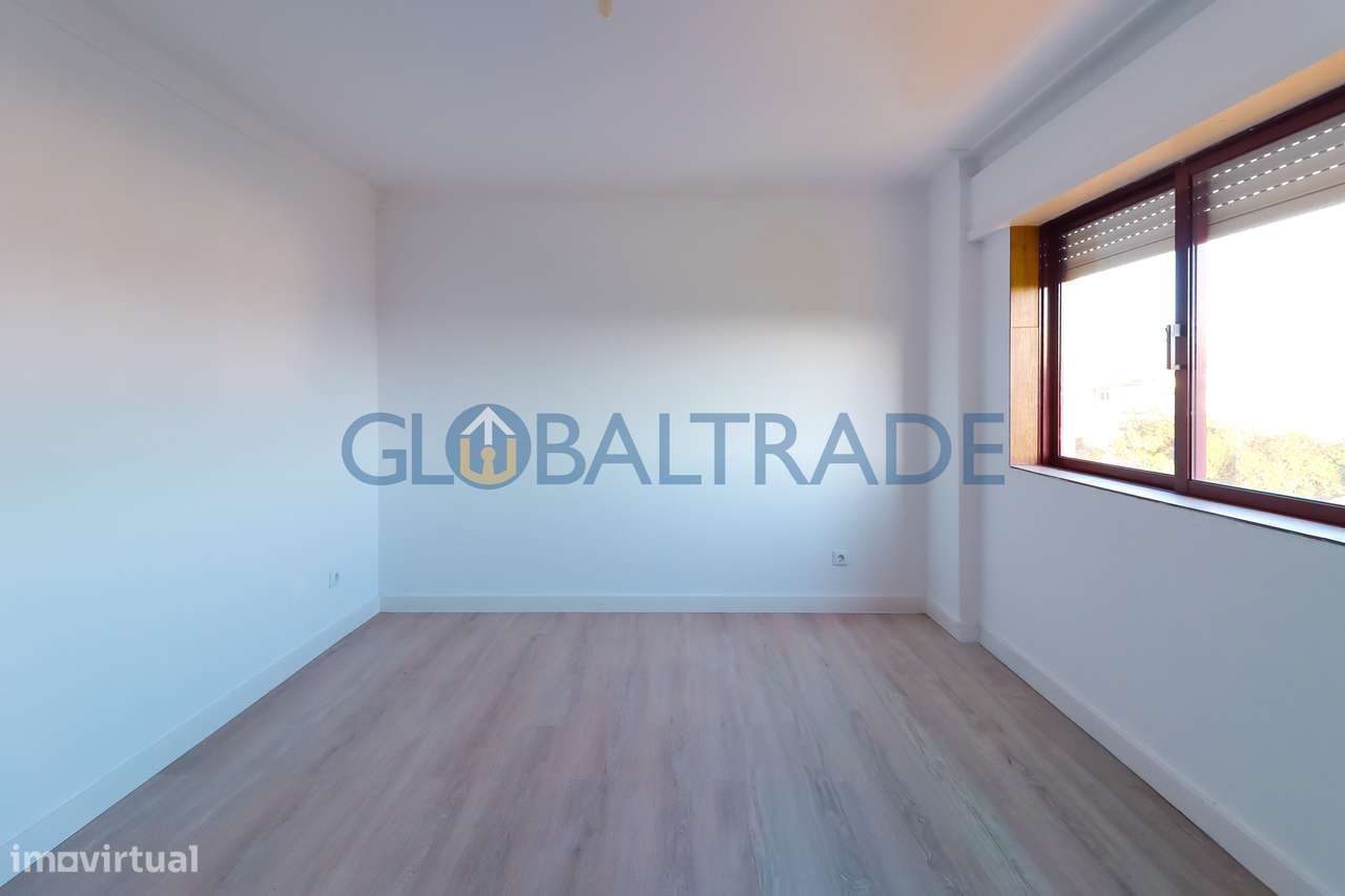 Apartamento T2 Renovado & Equipado em Rio Tinto-14