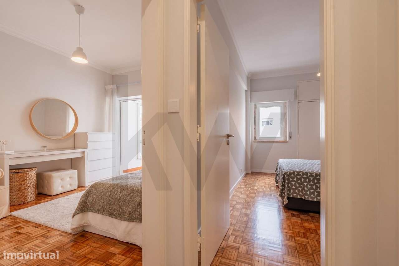 Apartamento T2 na Av. Dr. Francisco Sá Carneiro - Moinho das Antas - O-16