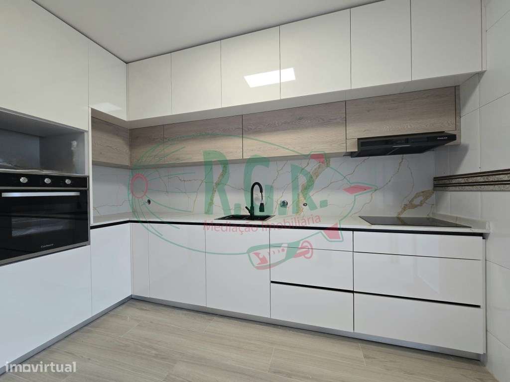 T2 C/ Lg Garagem e Arrúmos - Próximo Metyis-6