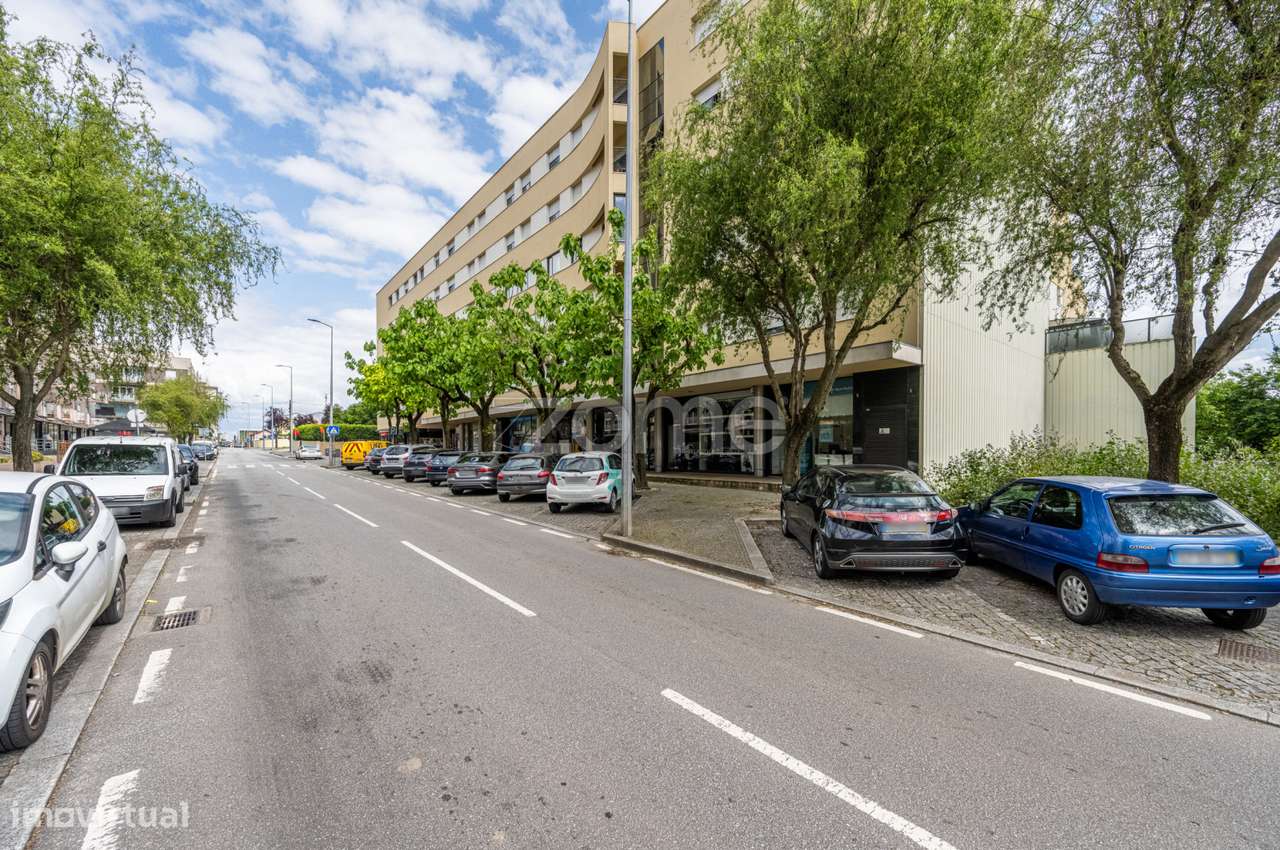 Loja para Investimento no Centro da Trofa - Grande imagem: 1/17