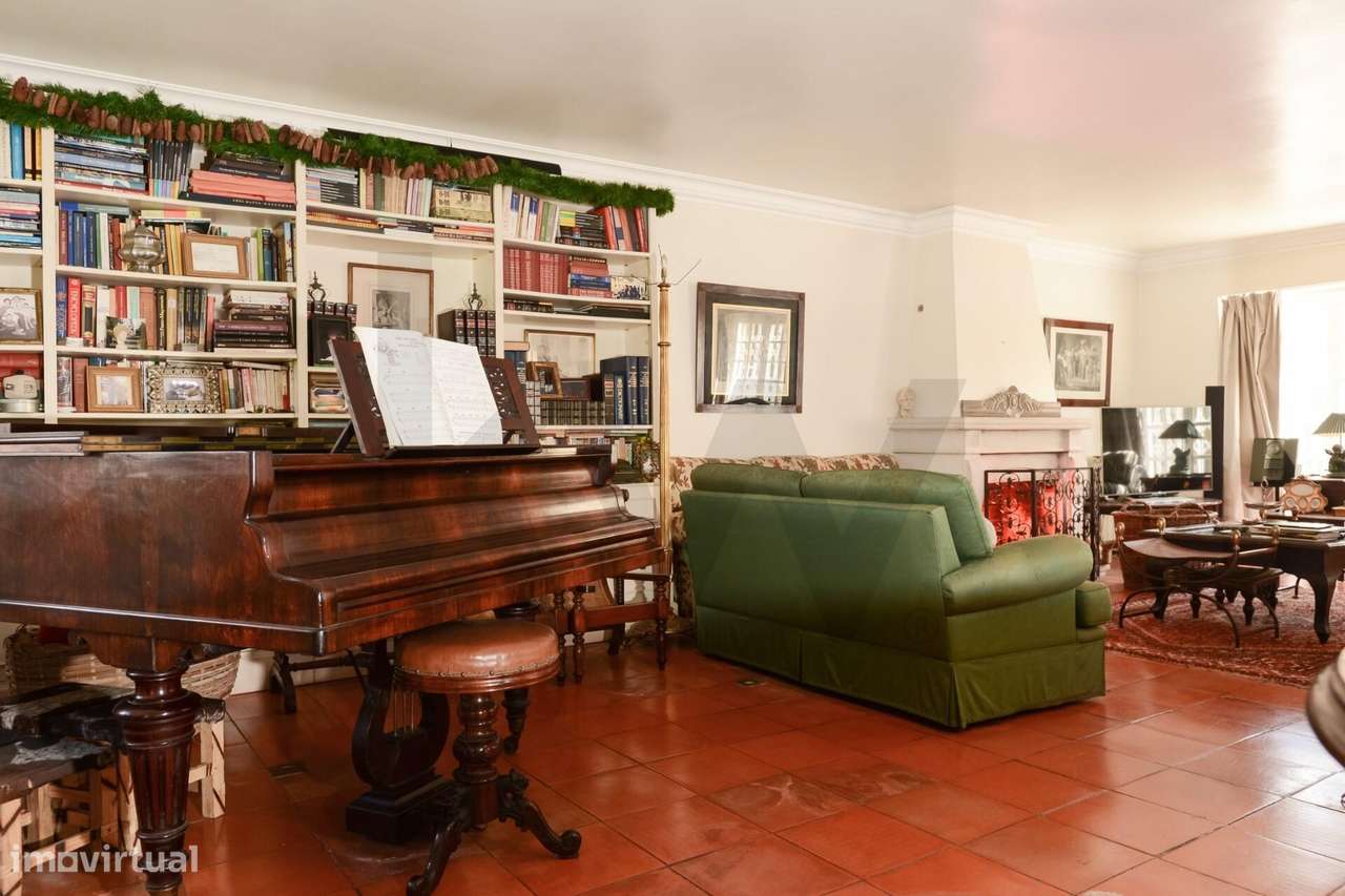 Moradia Isolada com dois pisos, garagem dupla em Casais de Mem Martins - Grande imagem: 4/22